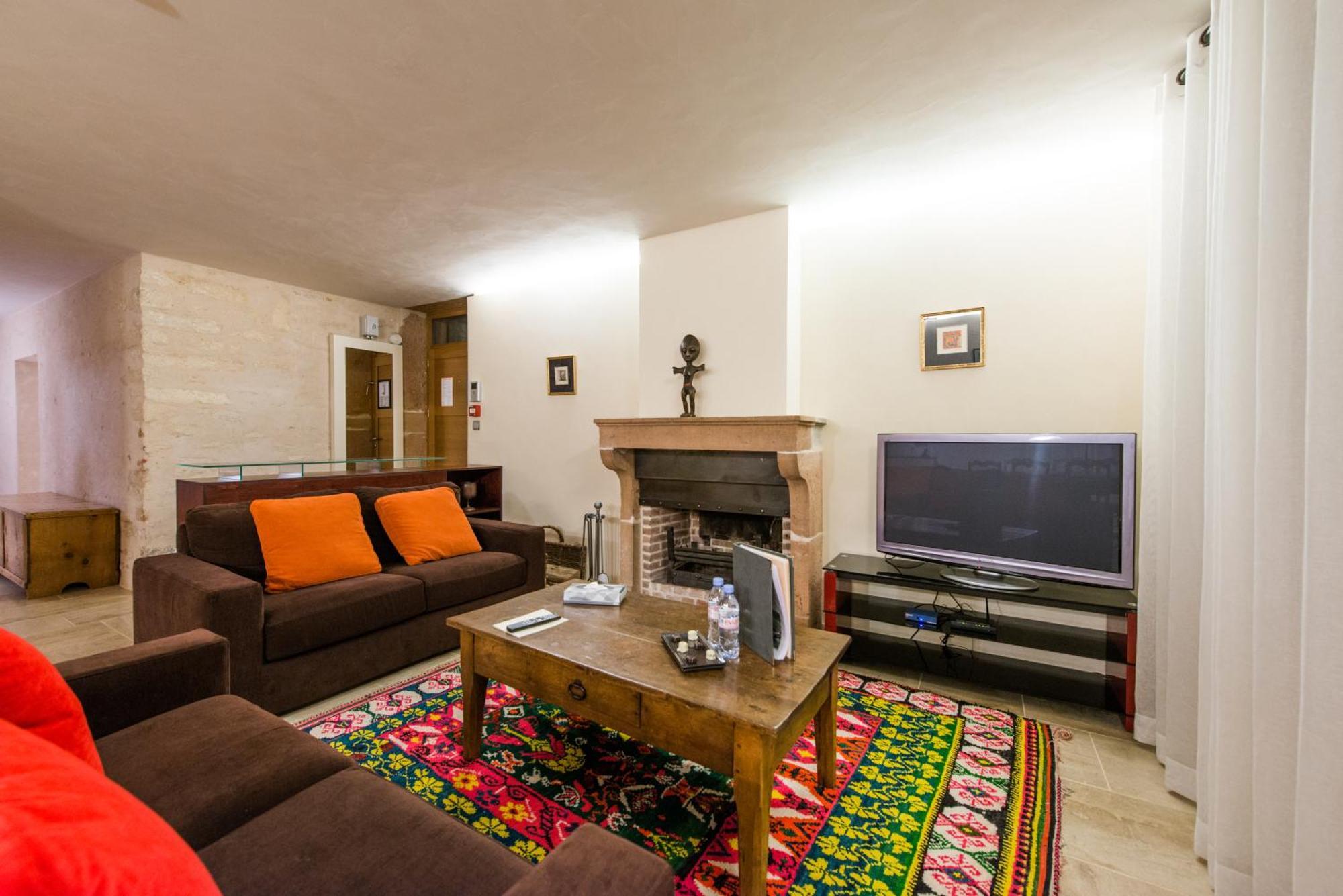 Hotel-Restaurant Le Chateau De Besseuil, Macon Nord - Teritoria Clessé المظهر الخارجي الصورة